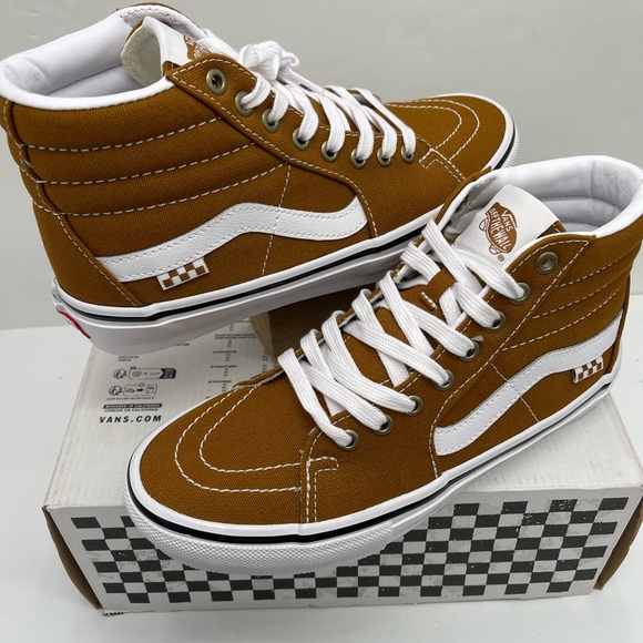Vans WMNS Skate Sk8-Hi
Canvas Golden Brown
VN0A5FCC1M7
High-Top Sneakers - Picture 10 of 16